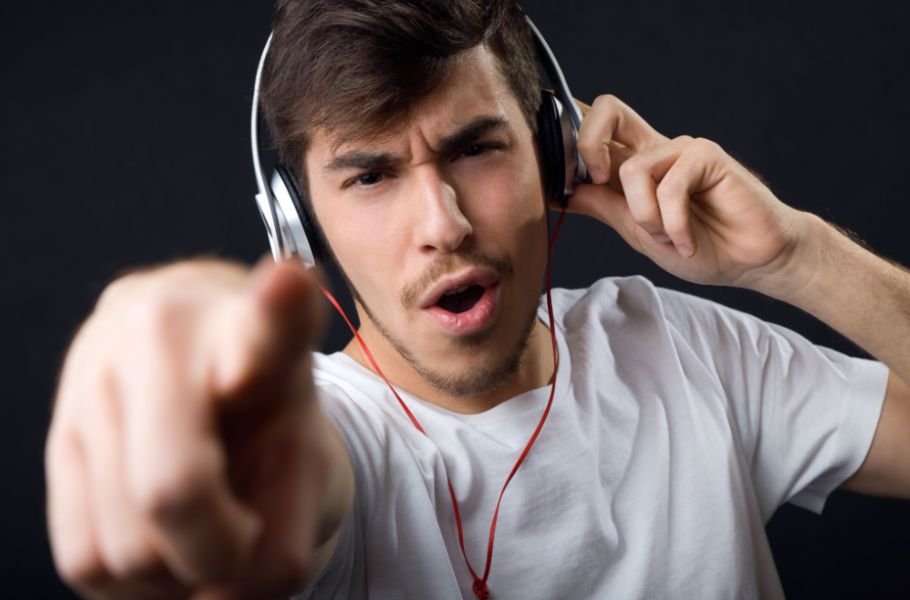 Should I Use Reference Tracks When Mixing on Headphones