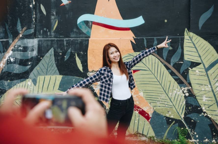 Photographs Preserve the Feeling Between Performer and Crowd