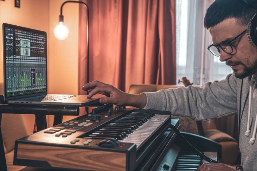 Should You Buy a MIDI Keyboard Right Away