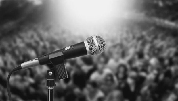 Venue Size Shapes the Connection